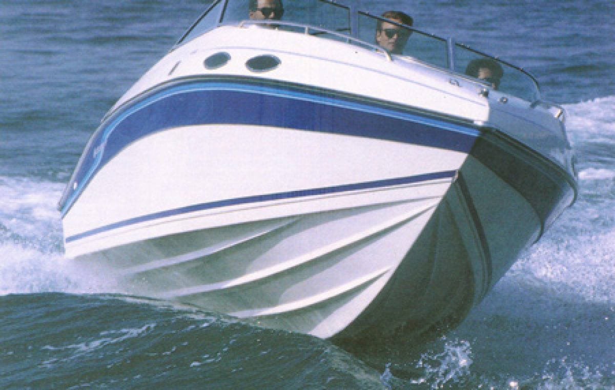 Σκάφη με γάστρα Σχήματος V